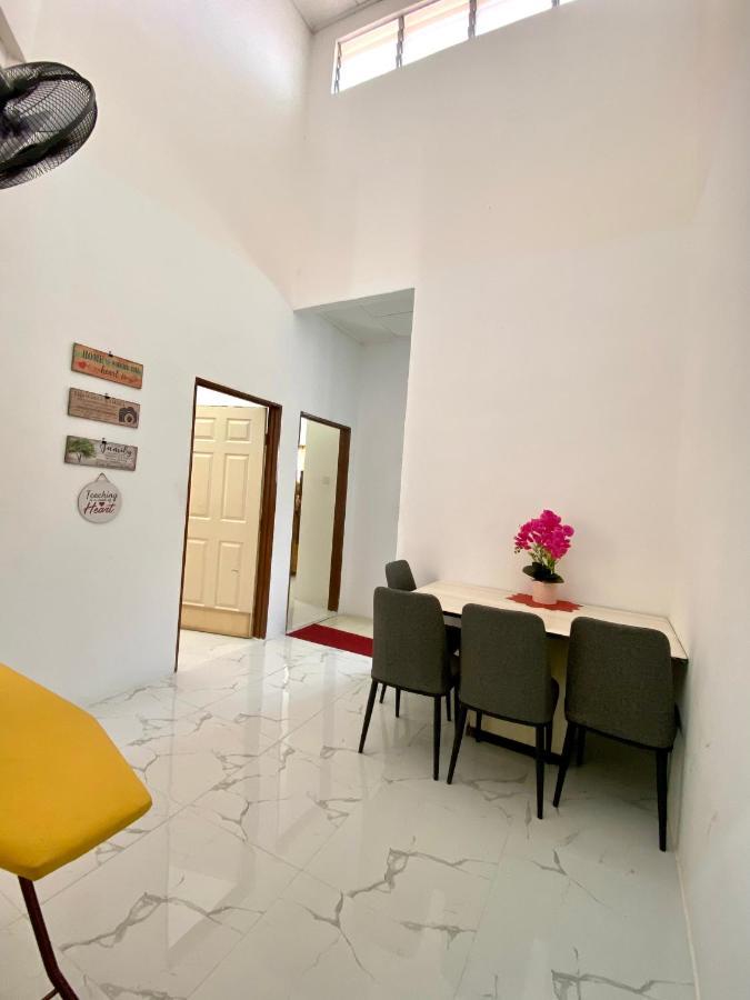 Lh Homestay Bandar Utama Gua Musang Exterior foto